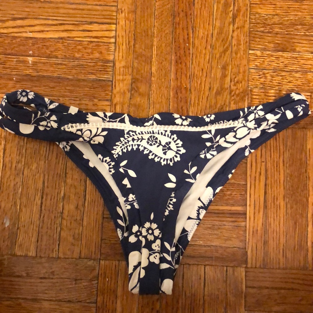 Cheeky bikini bottoms